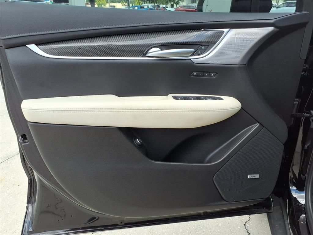 Used 2025 Cadillac XT5 Sportv AWD/4WD image 18