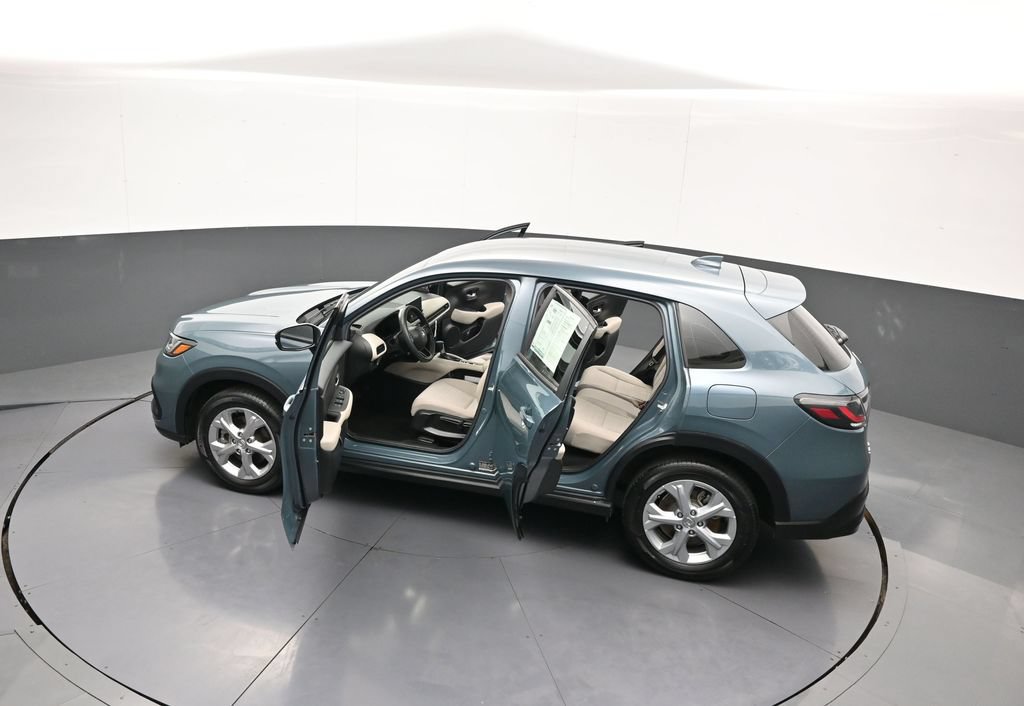 Certified 2025 Honda HR-V LX image 42