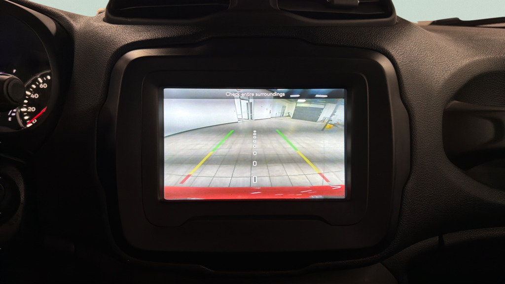 Used 2020 Jeep Renegade Latitude w/ Cold Weather Group FWD image 25