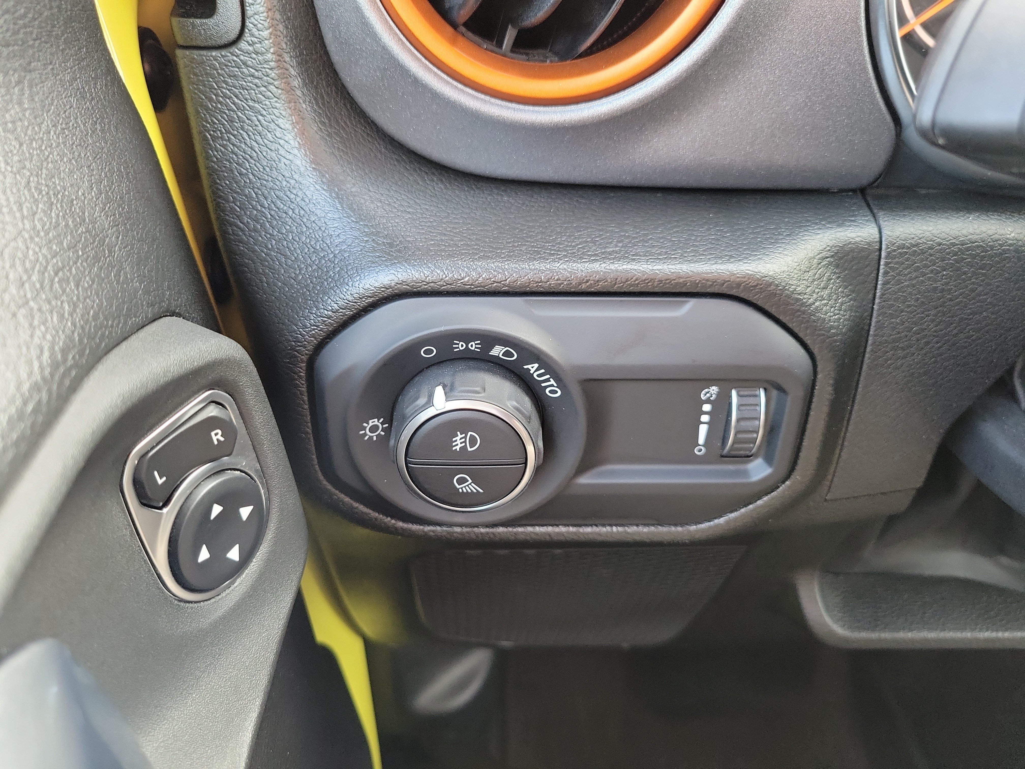 Used 2023 Jeep Gladiator Mojave w/ LED Lighting Group AWD/4WD image 23