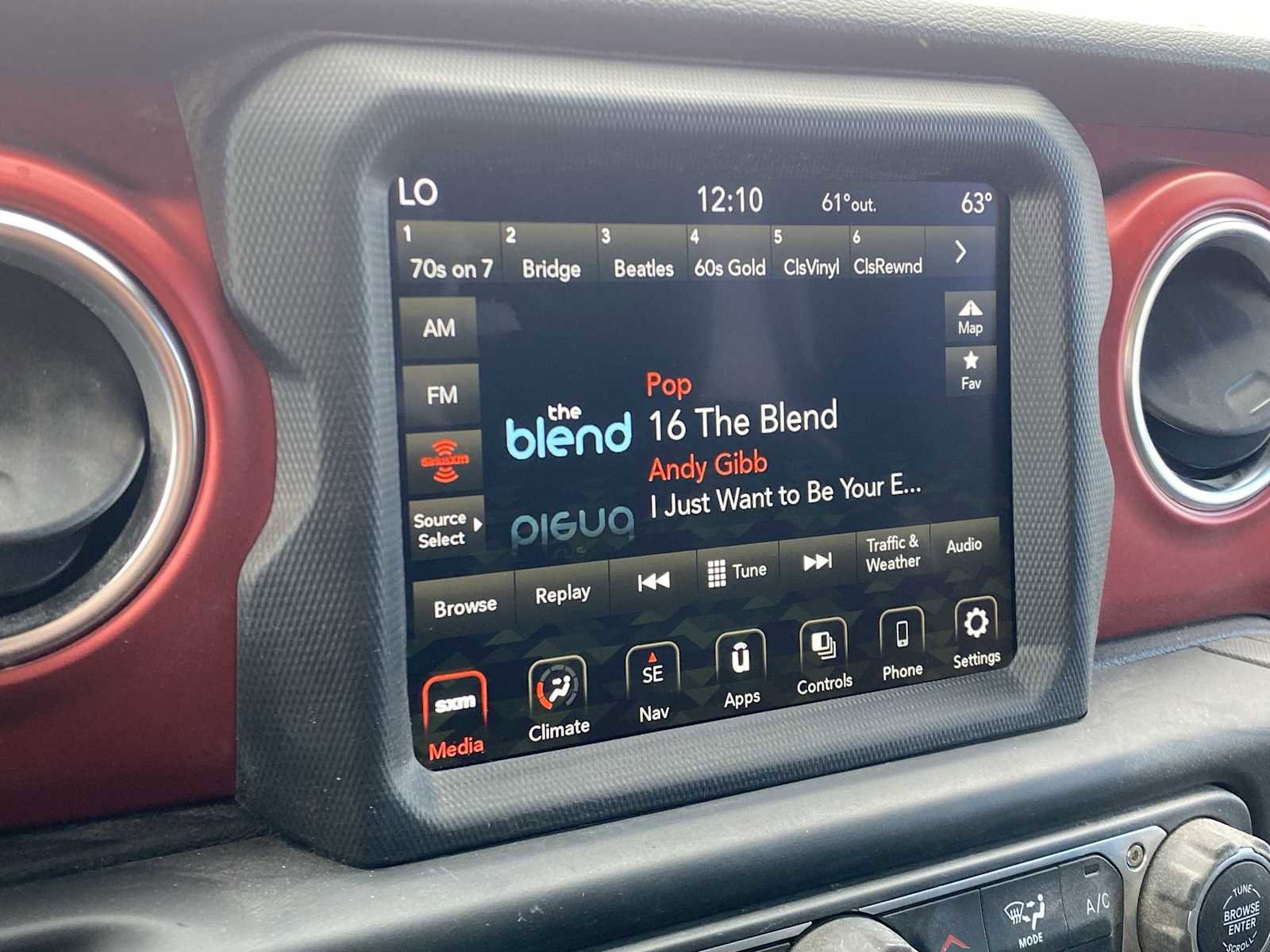 Used 2022 Jeep Wrangler Unlimited Rubicon w/ Safety Group image 17