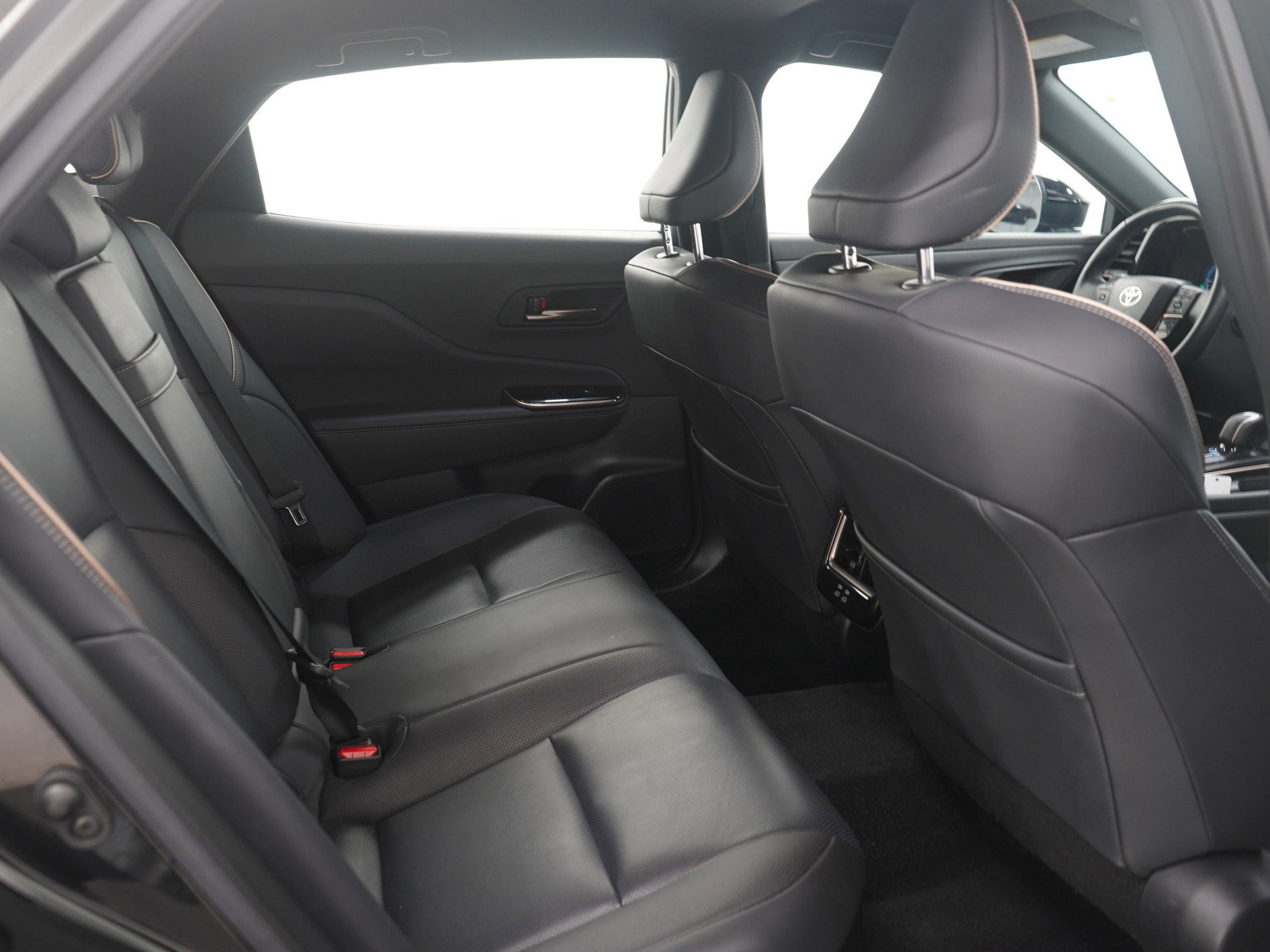 Used 2025 Toyota Crown XLE AWD/4WD image 12