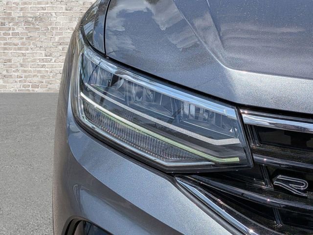 Certified 2023 Volkswagen Tiguan SE R-Line image 10