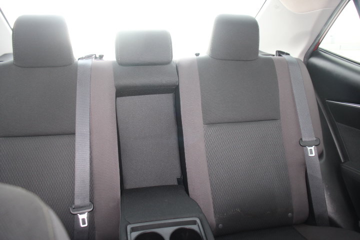 Used 2017 Toyota Corolla LE w/ Carpet Mat Package (TMS) FWD image 20