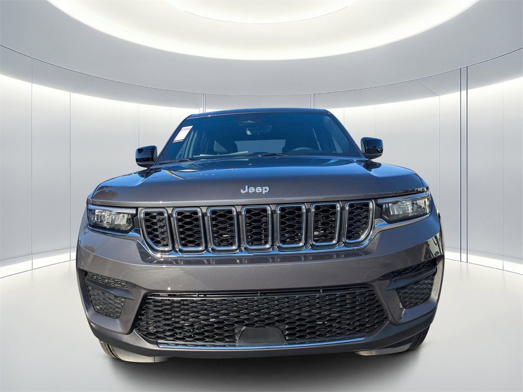 New 2025 Jeep Grand Cherokee Laredo X w/ Trailer Tow Package image 9