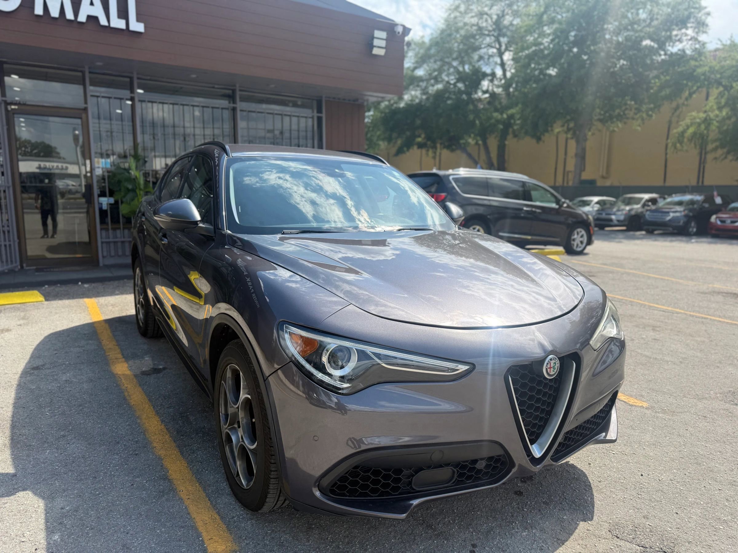 Used 2018 Alfa Romeo Stelvio Sport w/ Quick Order Package 22J Sport AWD/4WD image 3