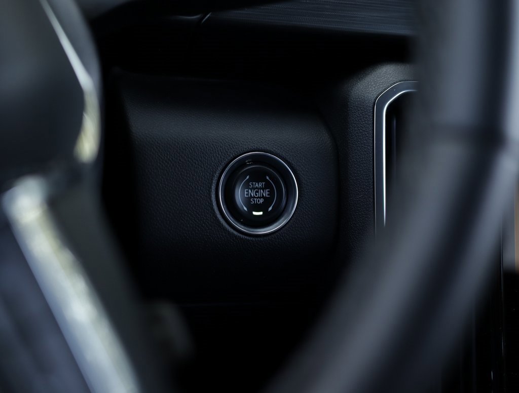 Used 2025 GMC Acadia Elevation image 20