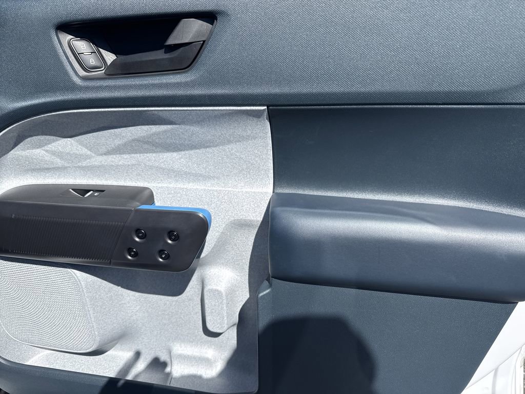 Used 2025 Ford Maverick XLT image 14