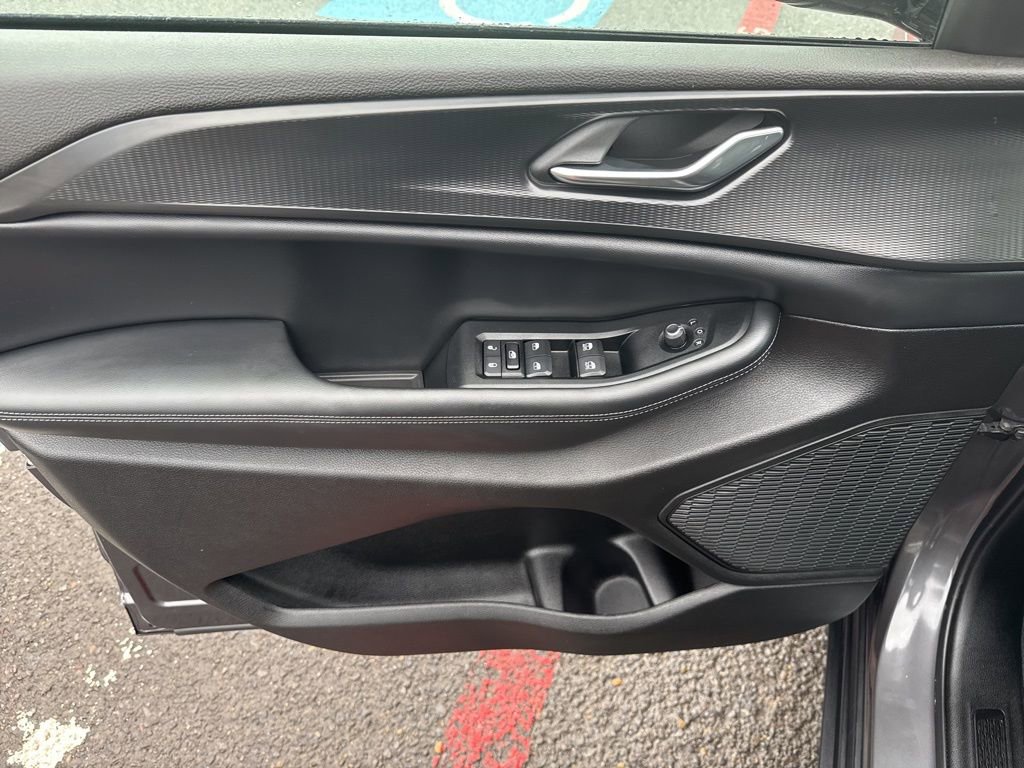 Used 2024 Jeep Grand Cherokee L Altitude image 14