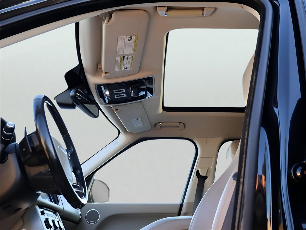 Used 2016 Land Rover Range Rover HSE image 38