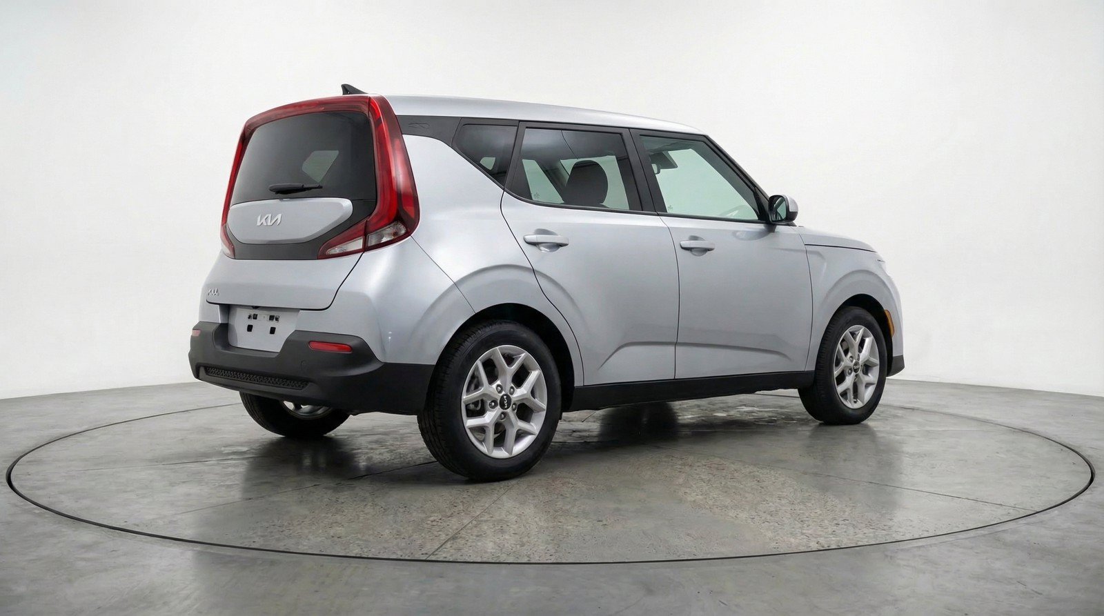 Used 2025 Kia Soul LX w/ LX Technology Package FWD image 9