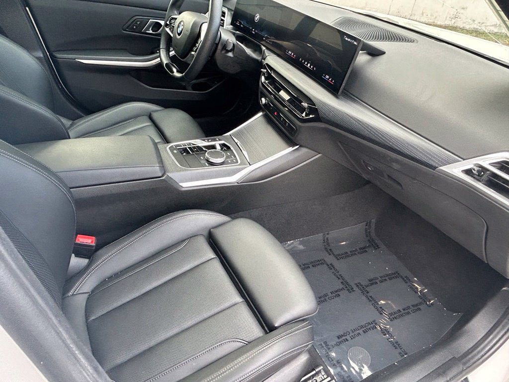 Used 2025 BMW 330i Sedan w/ Convenience Package RWD image 31