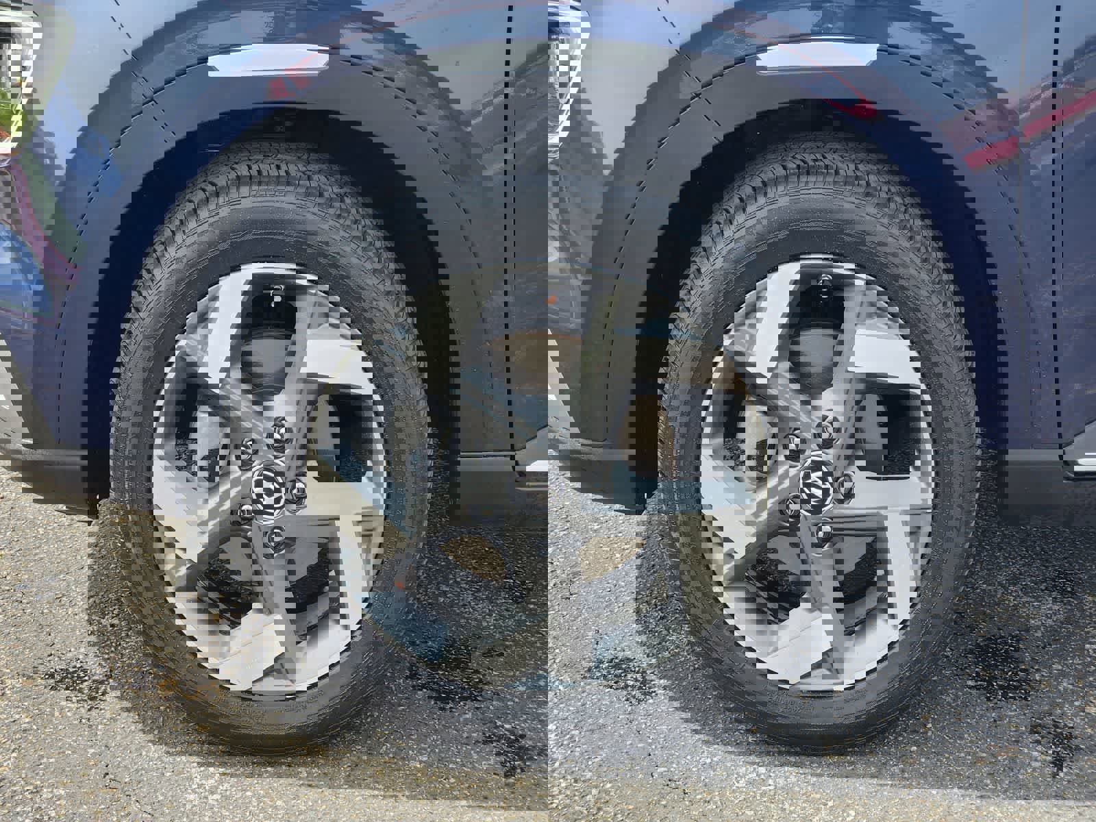 Used 2025 Hyundai Venue Limited image 9