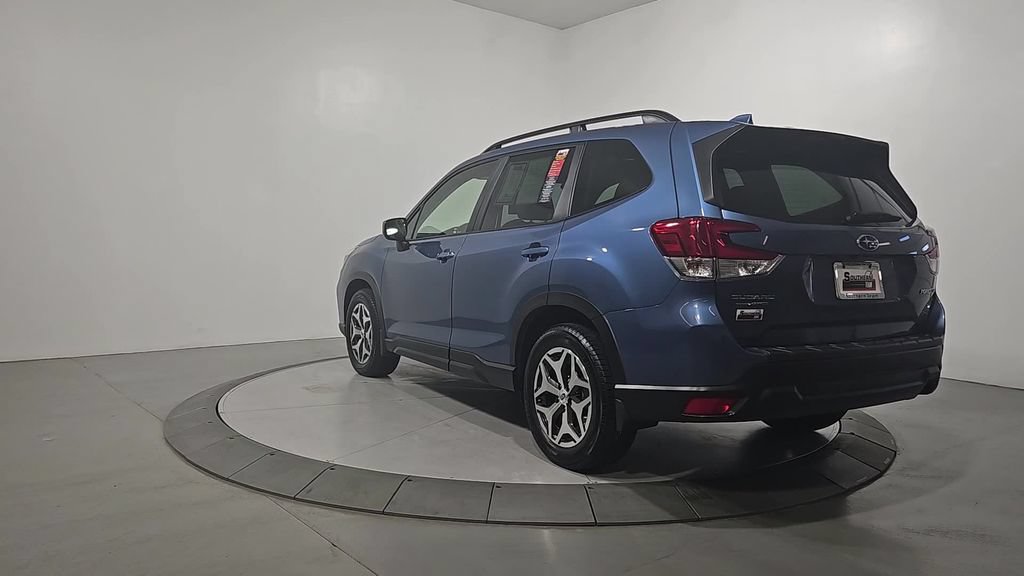 Used 2020 Subaru Forester Premium AWD/4WD image 3