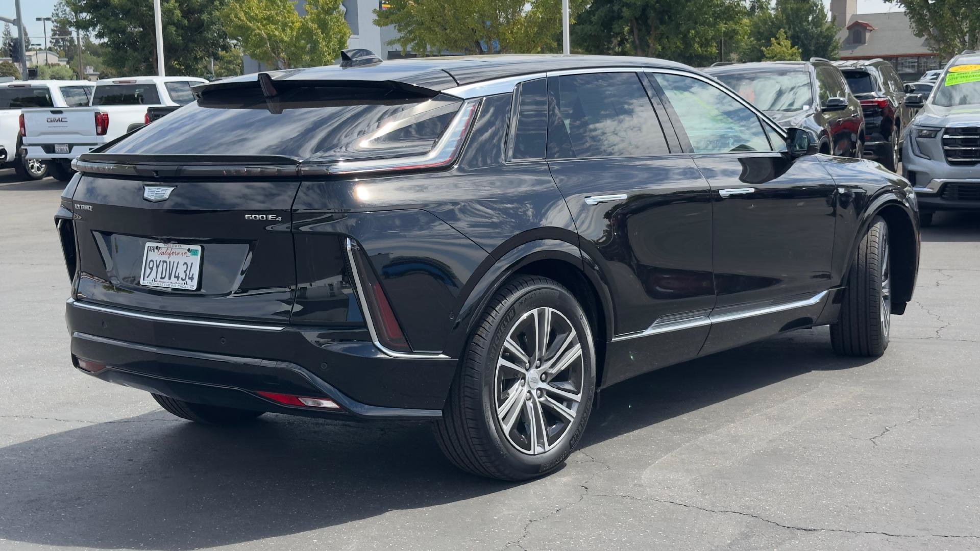 Used 2026 Cadillac Lyriq Premium Luxury AWD/4WD image 3