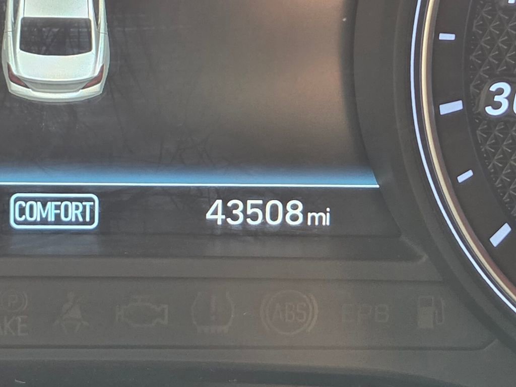 Used 2019 Genesis G70 2.0T Advanced image 19