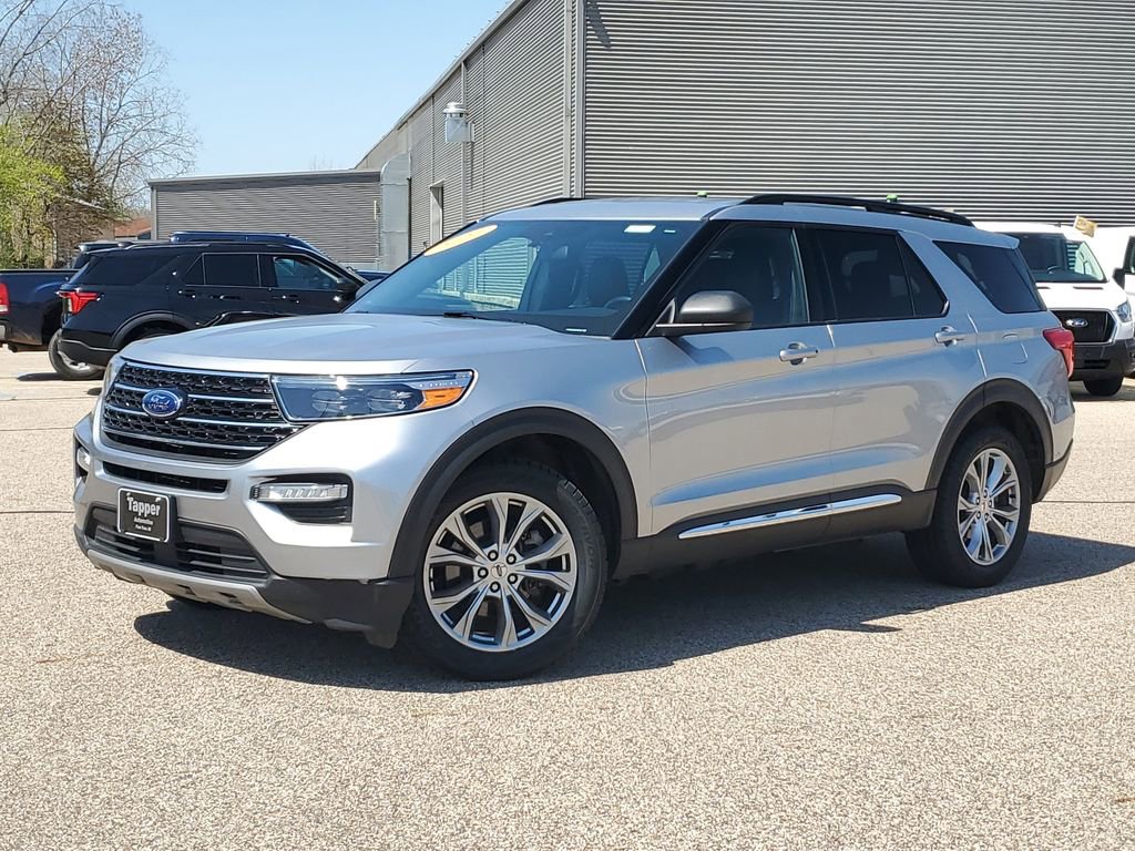 Used 2020 Ford Explorer XLT w/ Equipment Group 202A AWD/4WD image 31