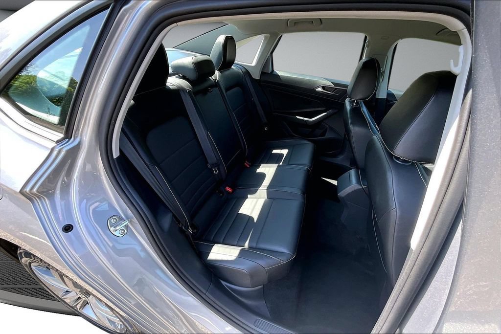 Used 2024 Volkswagen Jetta SE FWD image 25