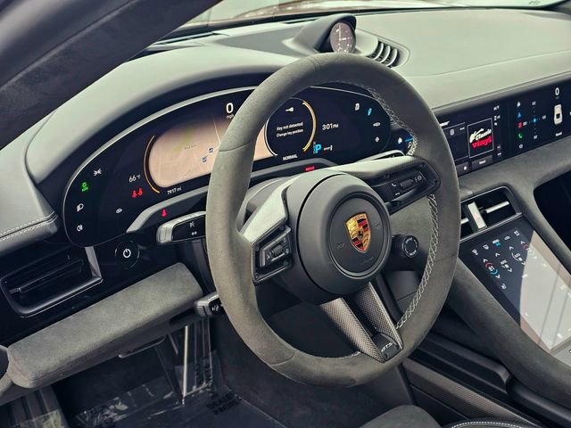 Used 2022 Porsche Taycan GTS image 17