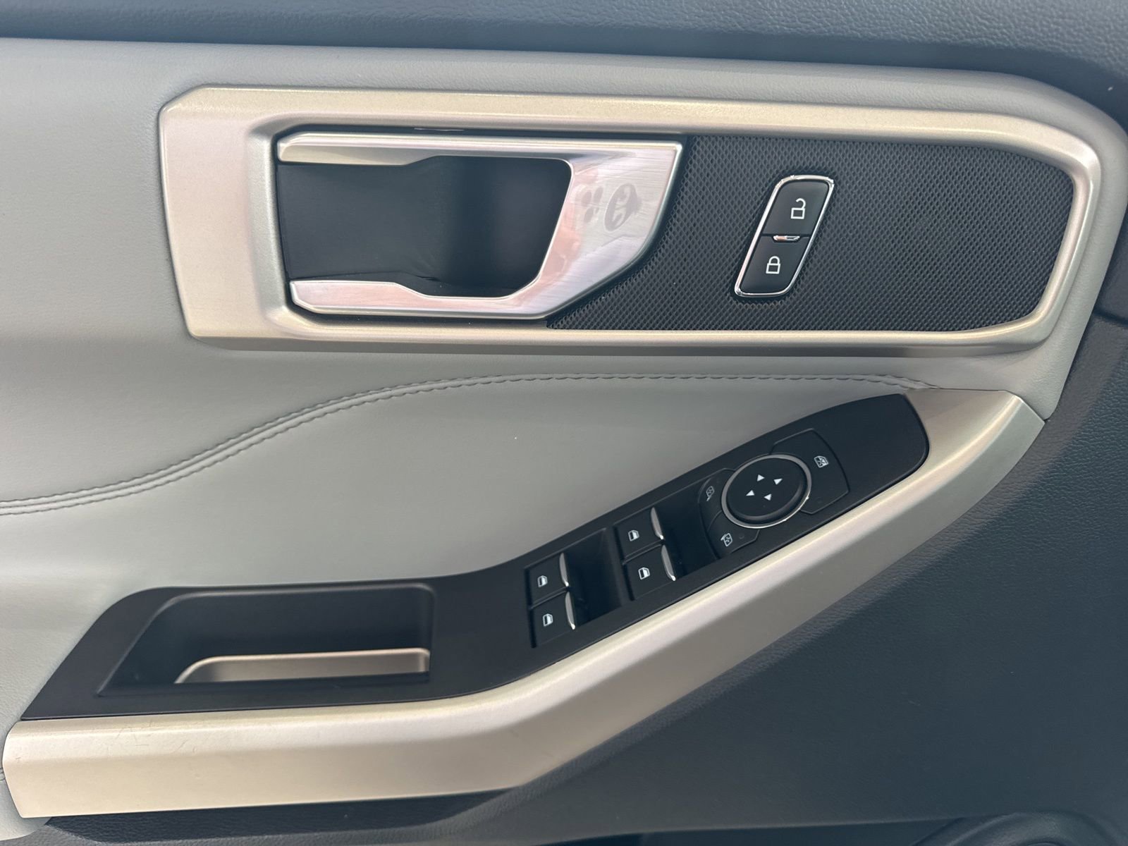 Certified 2023 Ford Explorer XLT w/ Equipment Group 202A image 25