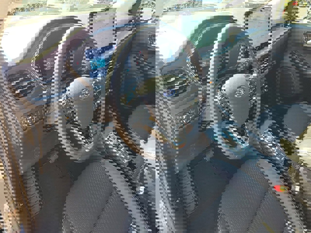 Used 2025 Ford Escape Base w/ Class II Trailer Tow Package image 16