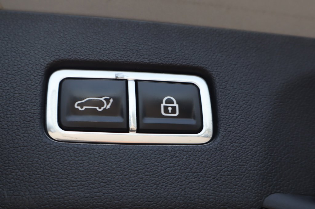 Used 2023 Kia Sorento SX FWD image 37