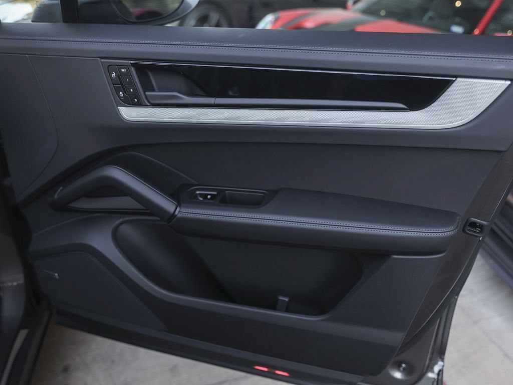 New 2026 Porsche Cayenne AWD/4WD image 36