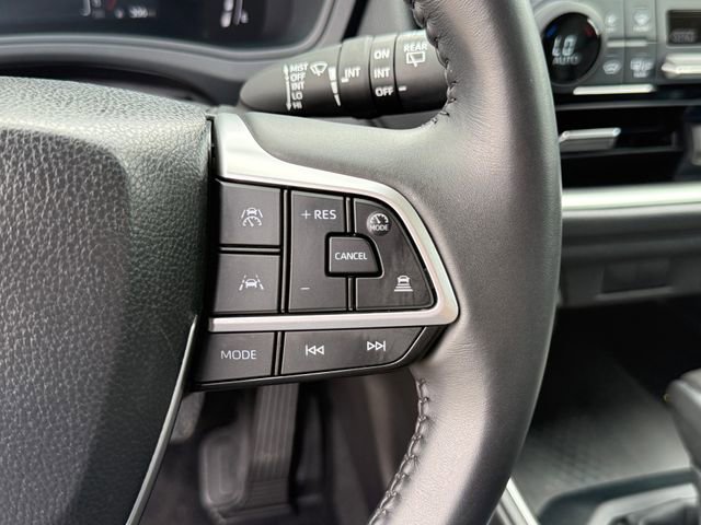 Used 2025 Toyota Grand Highlander FWD image 17
