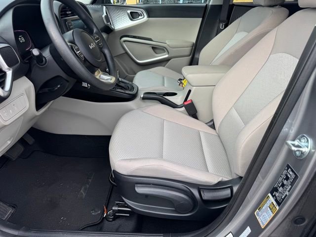 Certified 2025 Kia Soul LX image 16