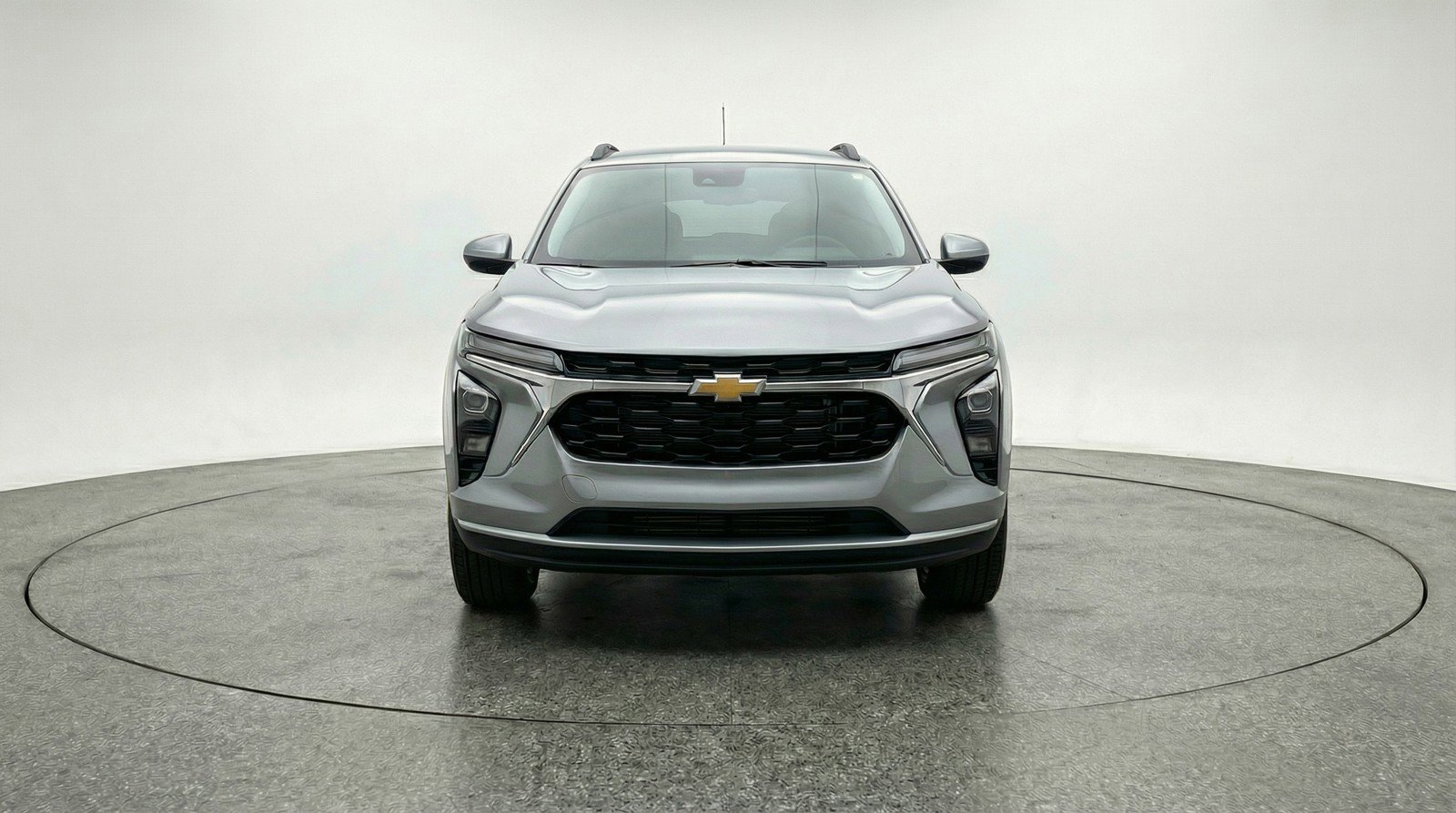 Used 2025 Chevrolet Trax LT FWD image 2