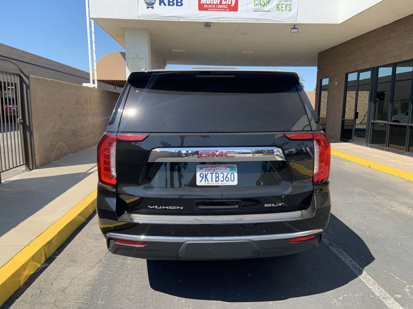 Used 2023 GMC Yukon XL SLT RWD image 7