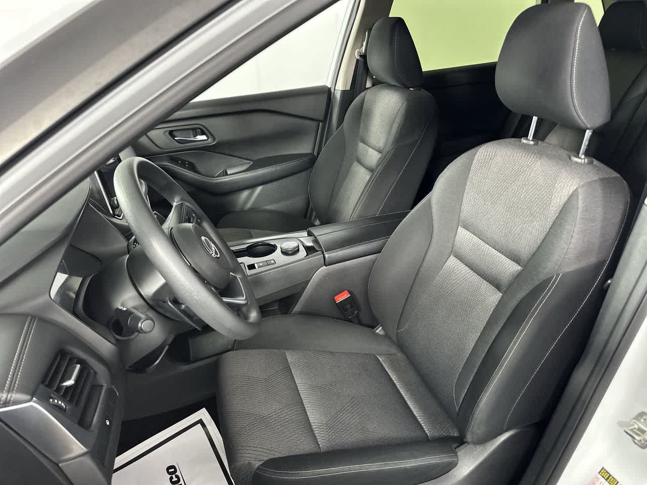 Used 2024 Nissan Rogue SV AWD/4WD image 13