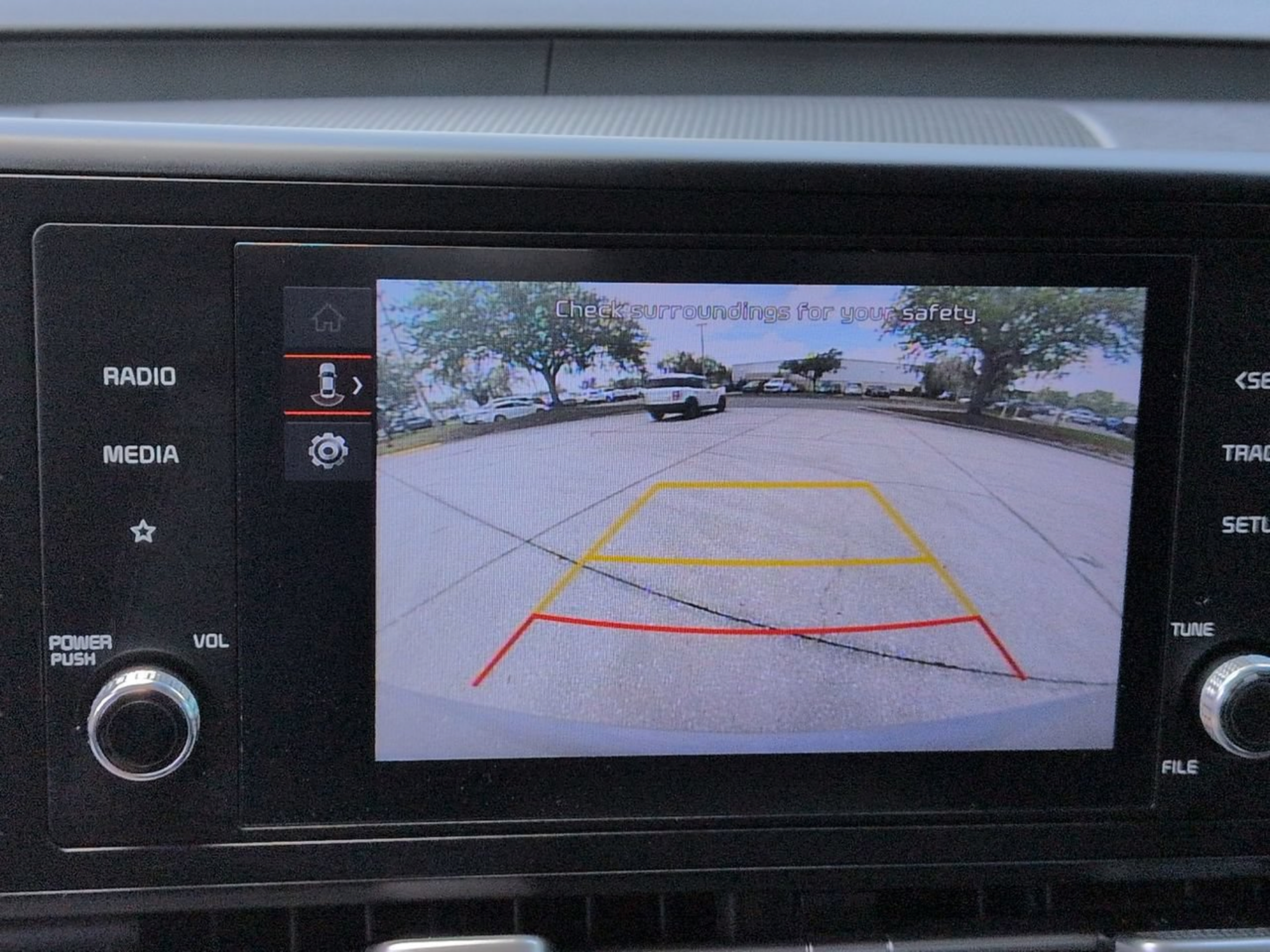 Certified 2023 Kia Carnival LX FWD image 22