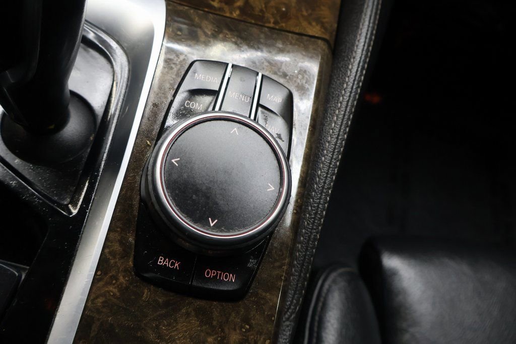 Used 2018 BMW 540i w/ M Sport Package image 24