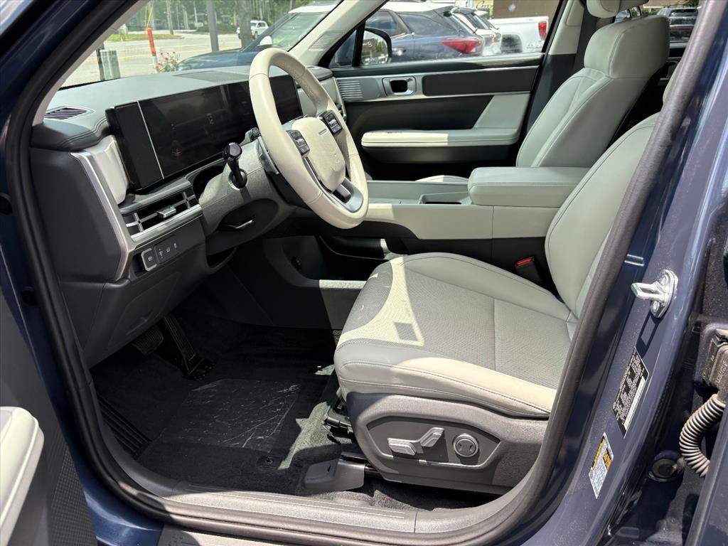 Certified 2025 Hyundai Santa Fe SEL AWD/4WD image 15