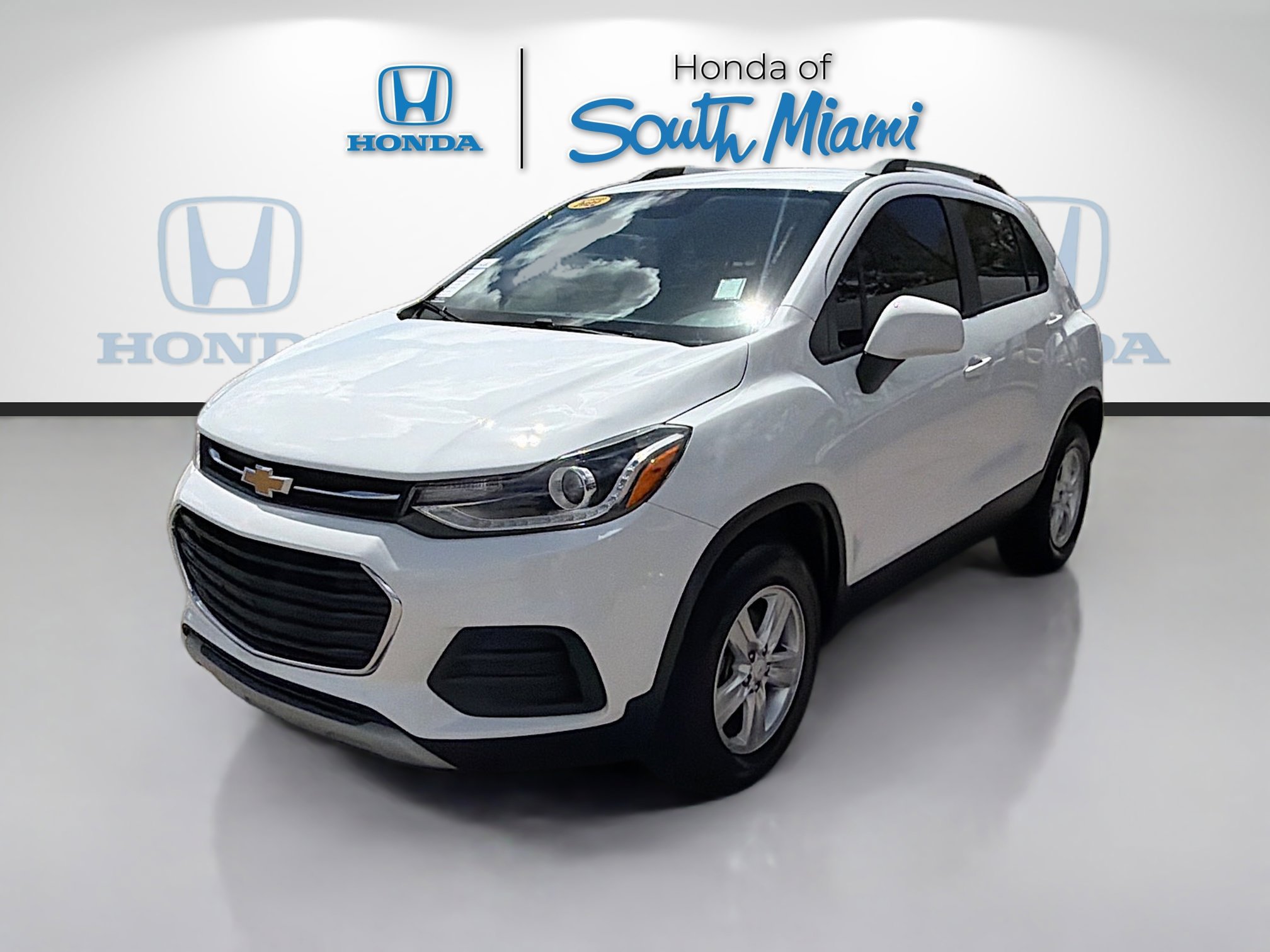 Used 2022 Chevrolet Trax LT w/ LT Convenience Package image 3