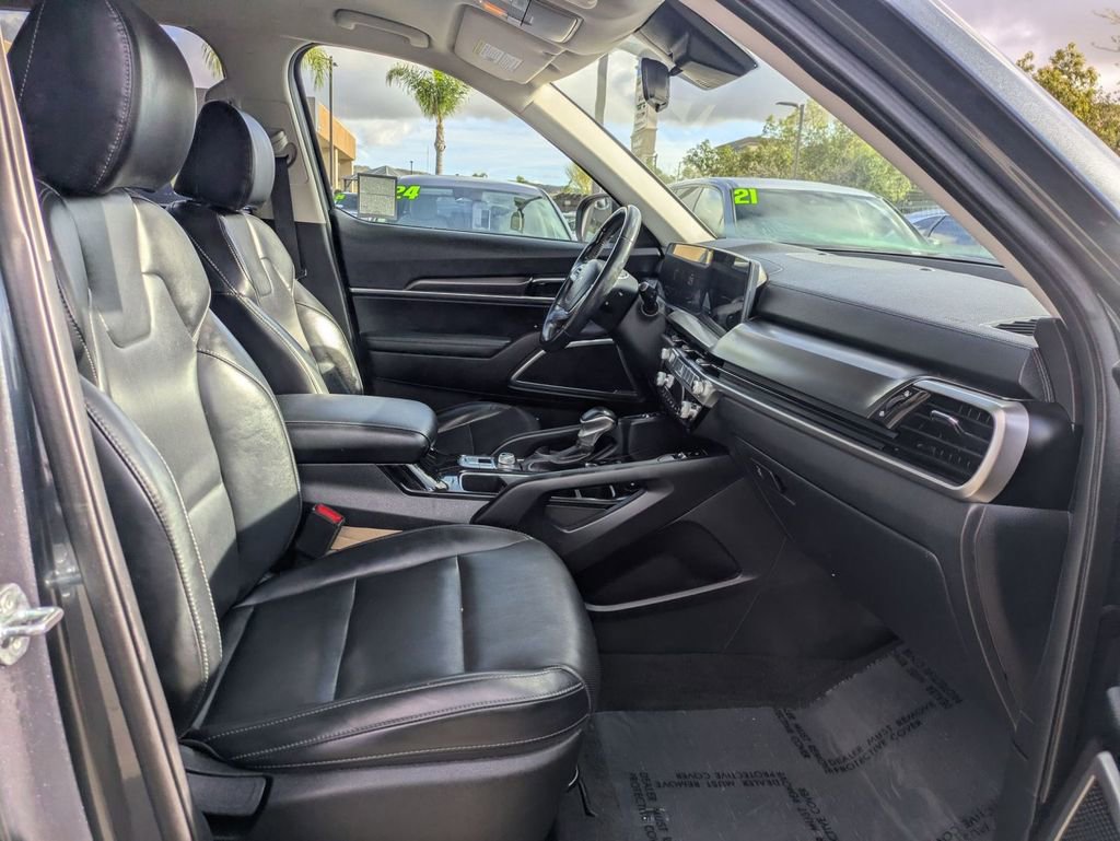 Used 2024 Kia Telluride S FWD image 30