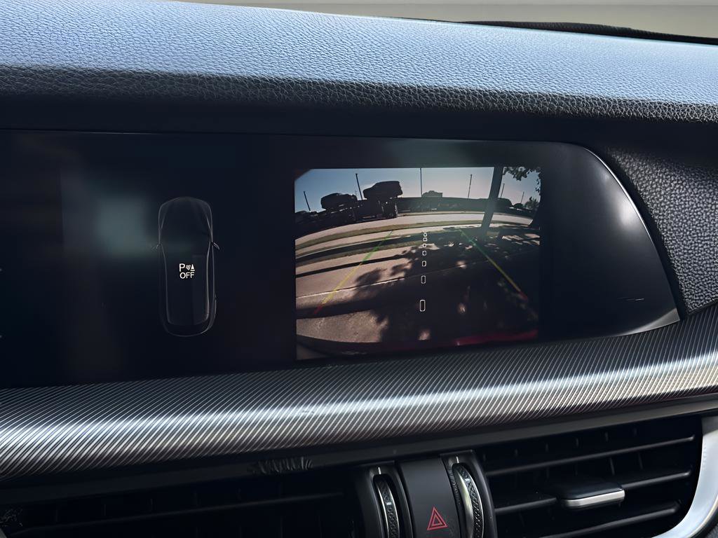 Used 2022 Alfa Romeo Stelvio Veloce image 13