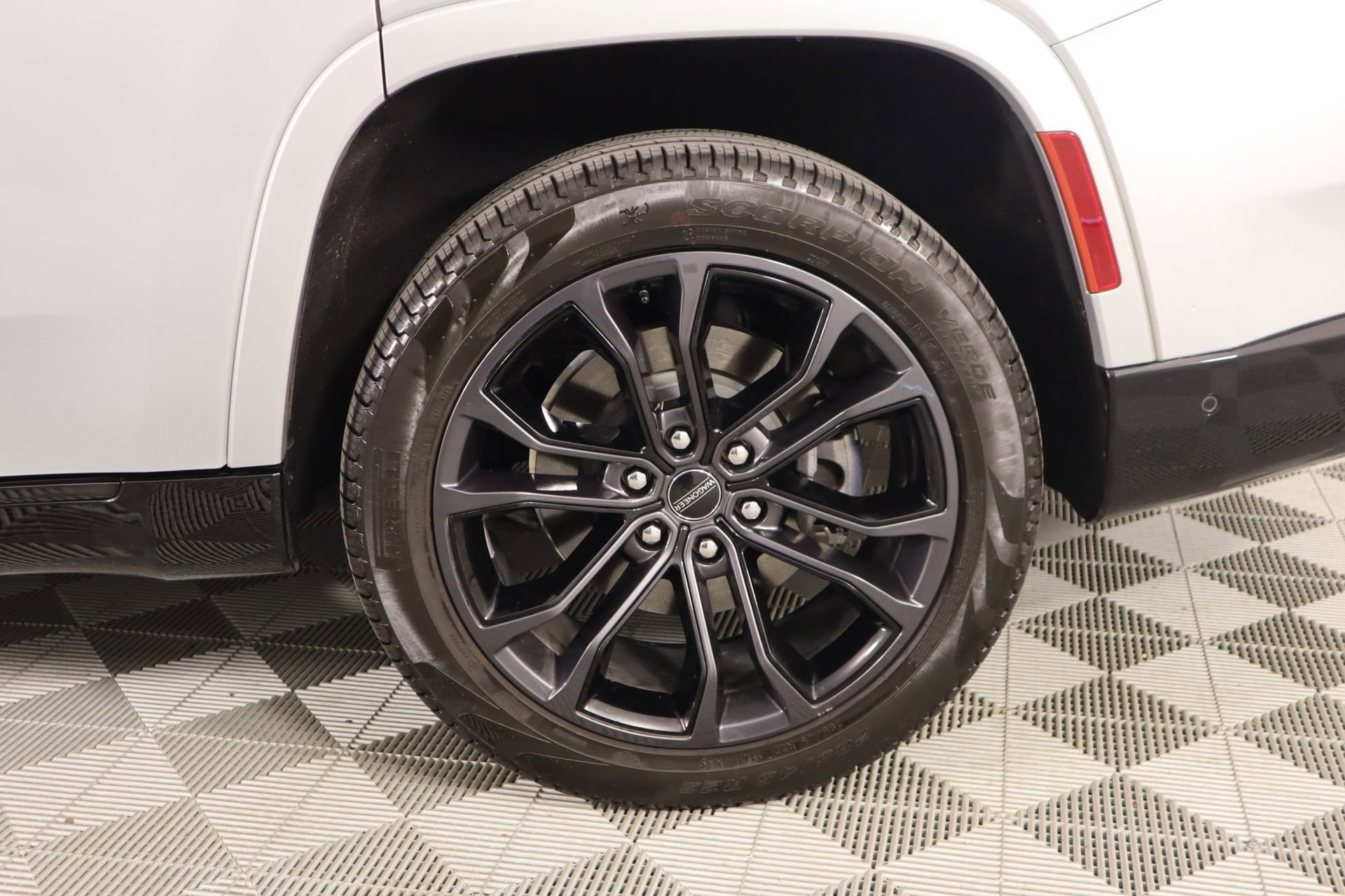 Used 2024 Jeep Grand Wagoneer Series II w/ Quick Order Packagew 28T image 21