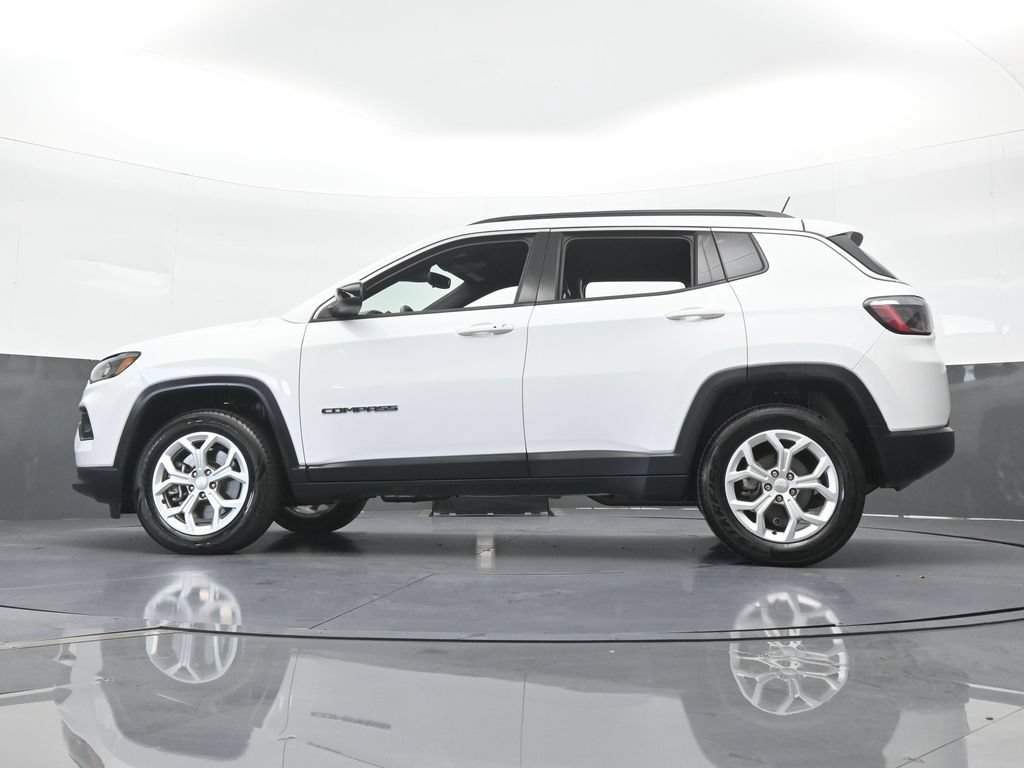 Used 2024 Jeep Compass Latitude AWD/4WD image 52