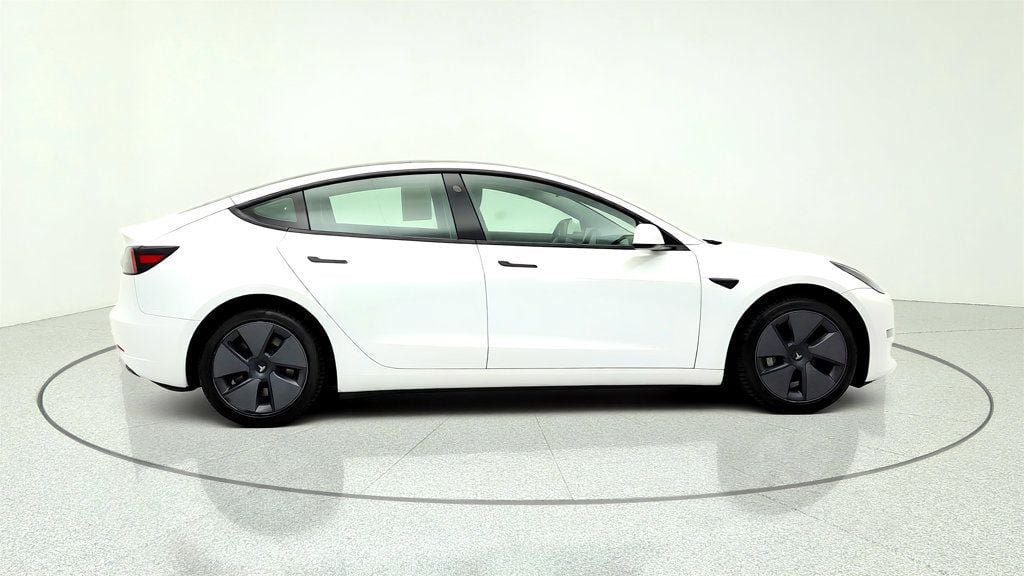 Used 2021 Tesla Model 3 Standard Range Plus RWD image 4