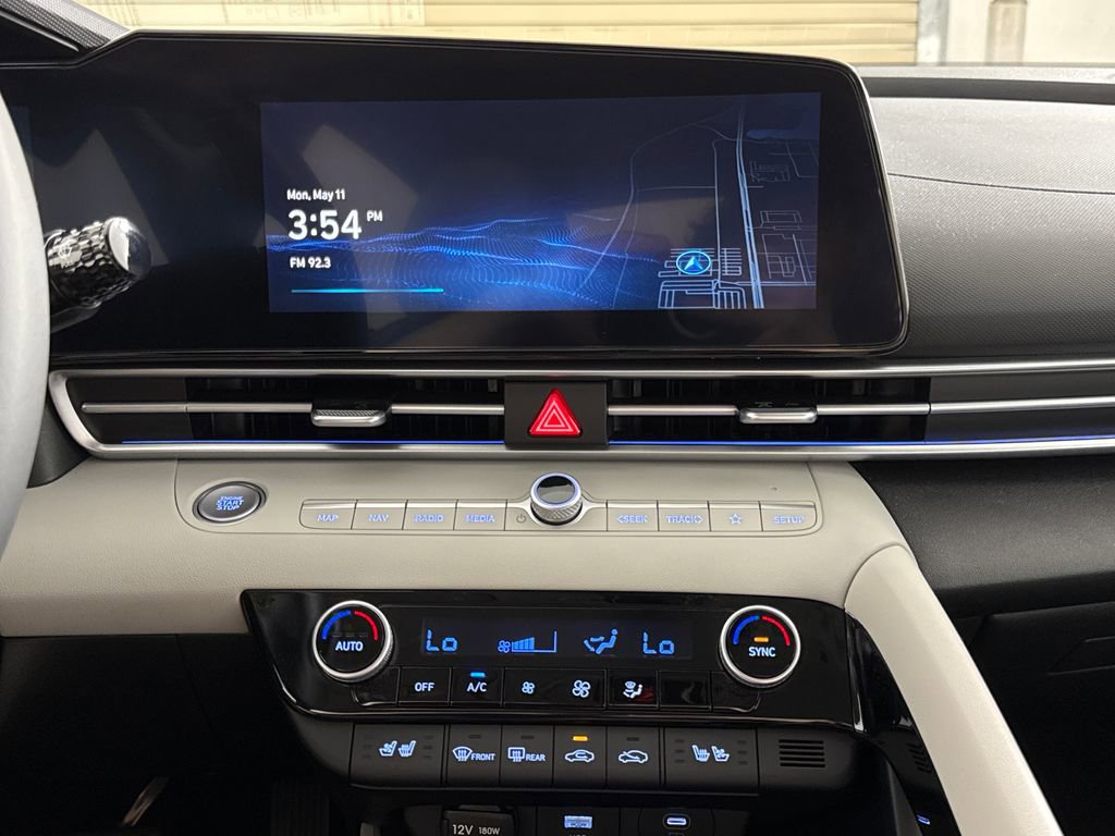 Used 2025 Hyundai Elantra Limited FWD image 20