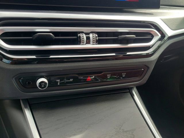 Used 2024 BMW 430i Coupe w/ Convenience Package RWD image 21