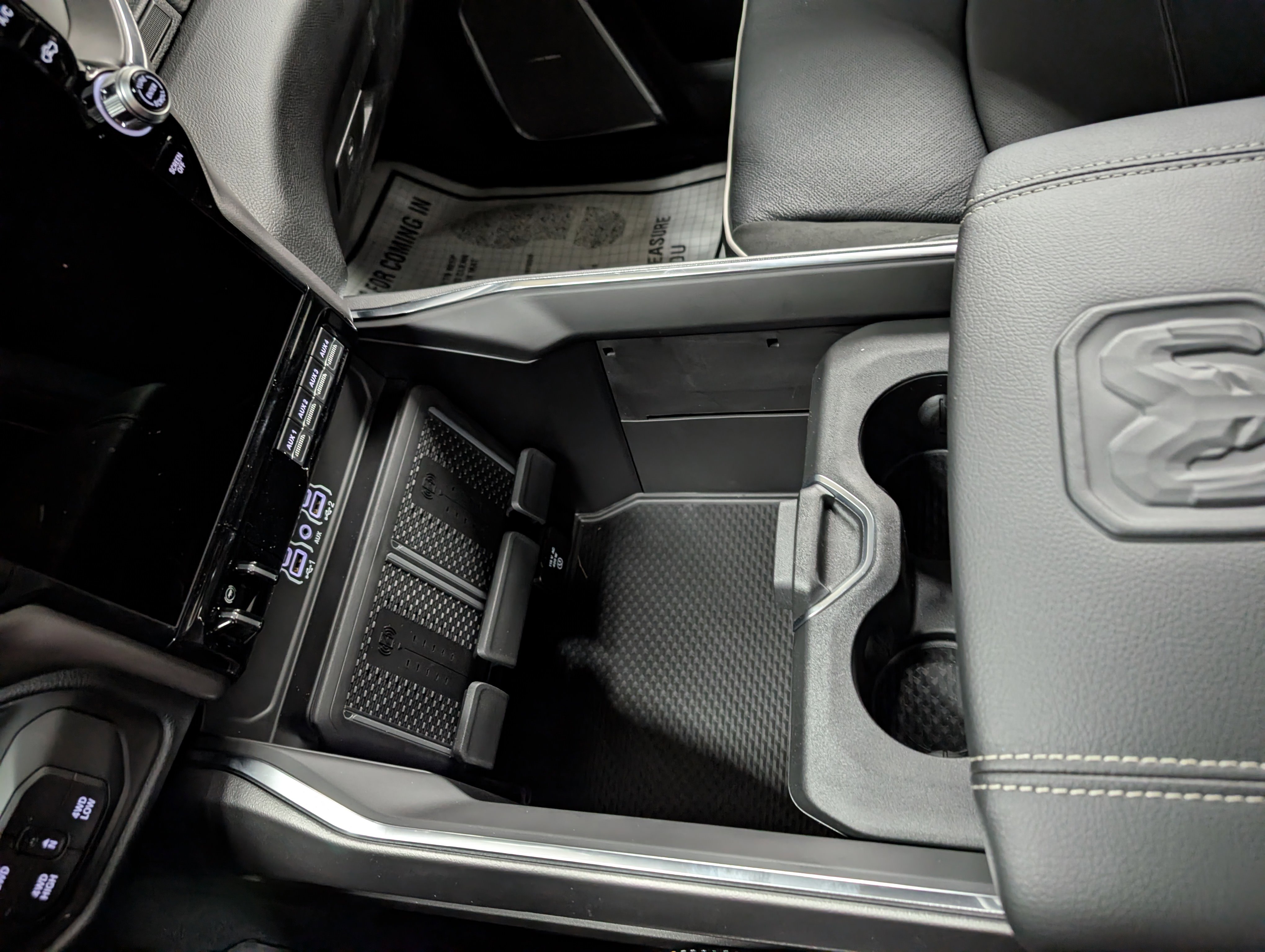 New 2026 RAM 3500 Laramie AWD/4WD image 17