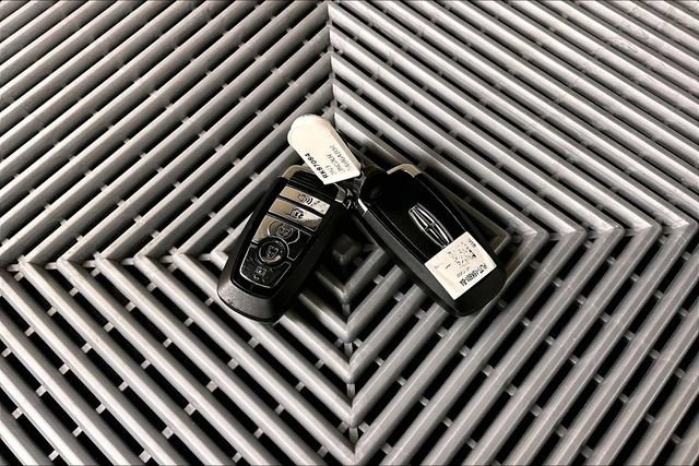 Used 2023 Lincoln Navigator L Reserve w/ Equipment Group 201A image 10