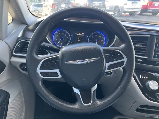 Used 2018 Chrysler Pacifica LX image 44