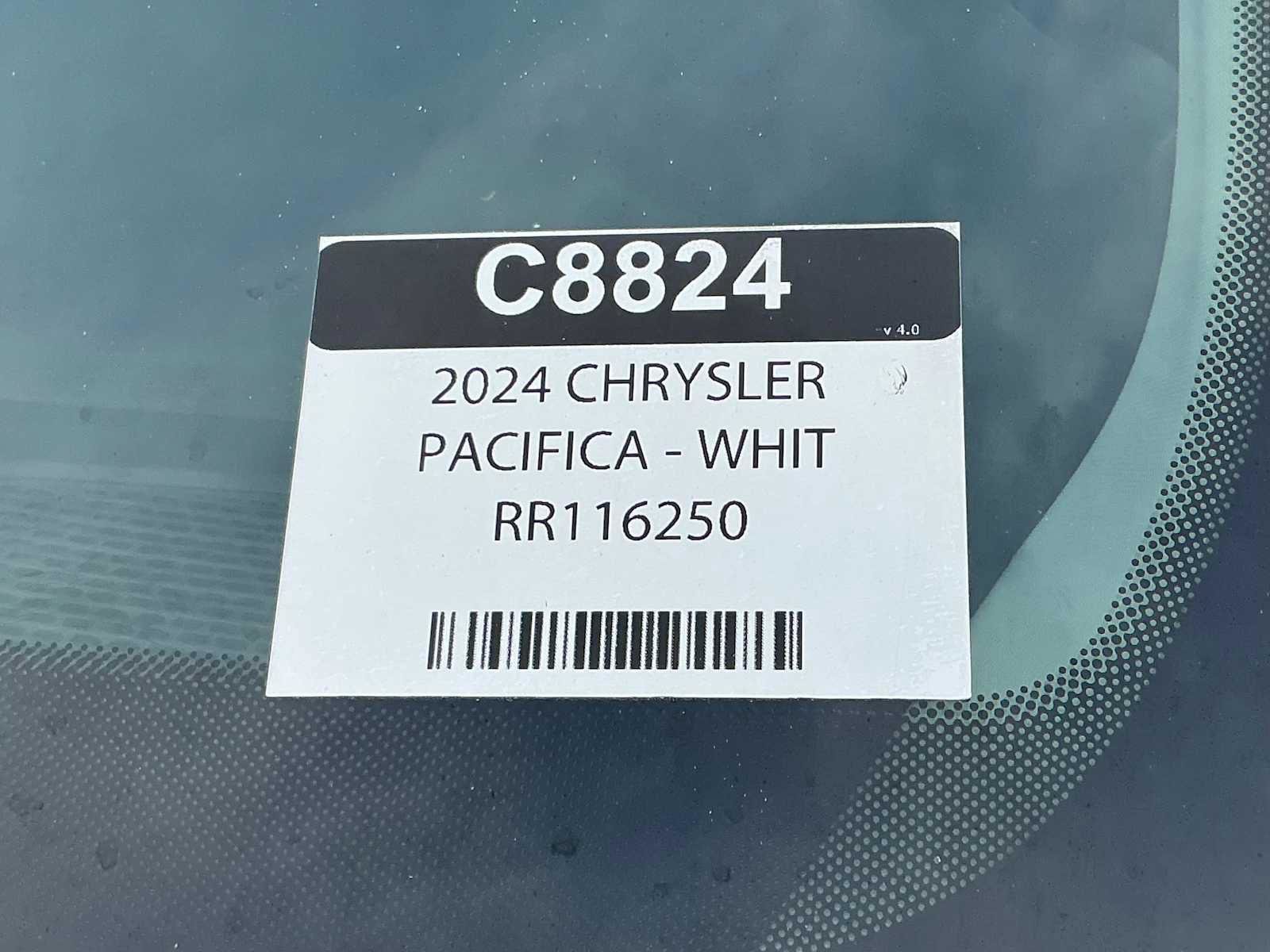 Used 2024 Chrysler Pacifica Touring-L FWD image 32