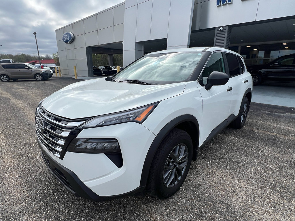 Used 2025 Nissan Rogue S image 5