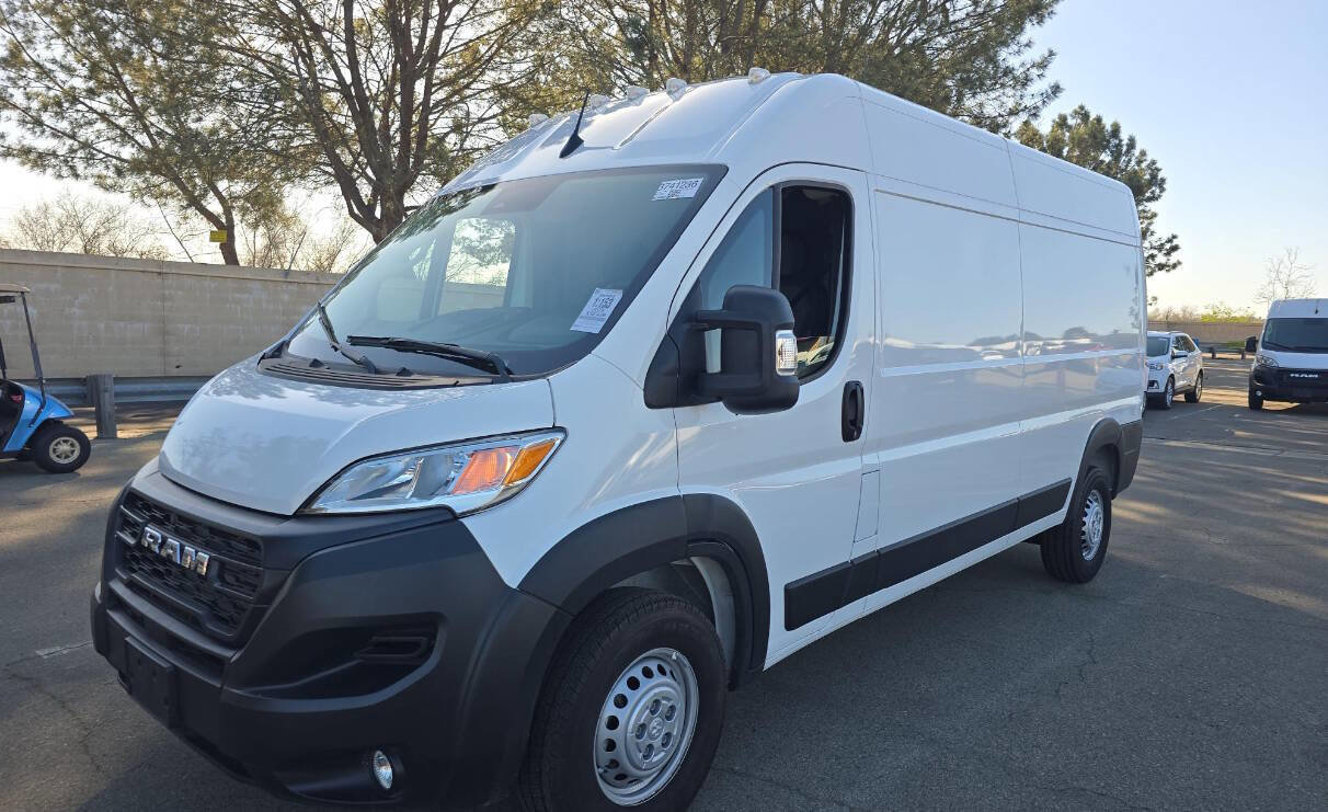 Used 2025 RAM ProMaster 2500 w/ Convenience Group image 5