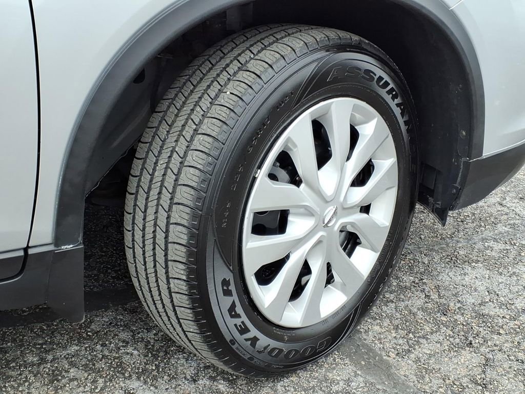 Used 2020 Nissan Rogue S image 4